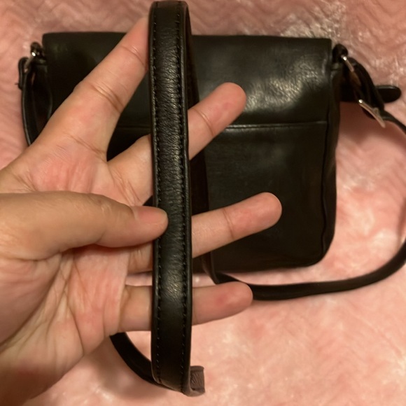 Margot genuine leather crossbody bag - Picture 8 of 17